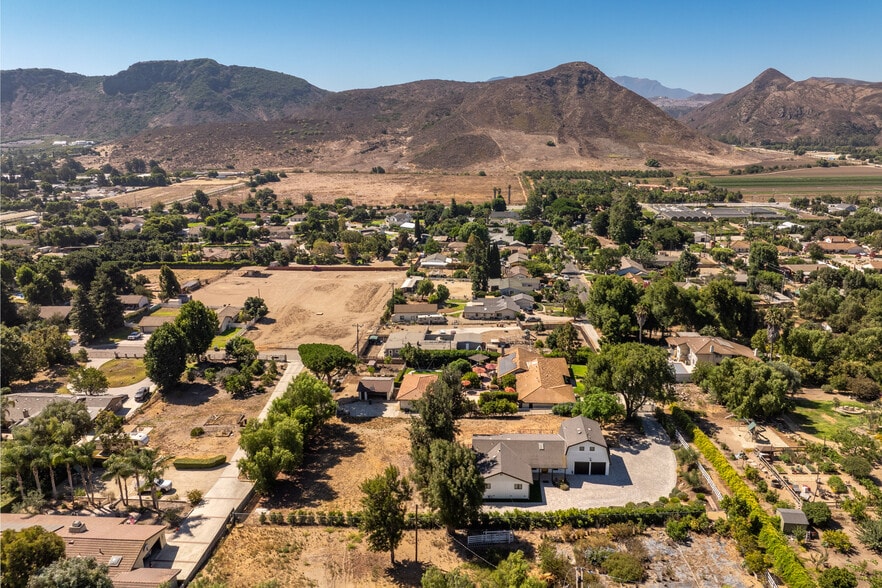 Building Photo - 2474 Barbara Dr