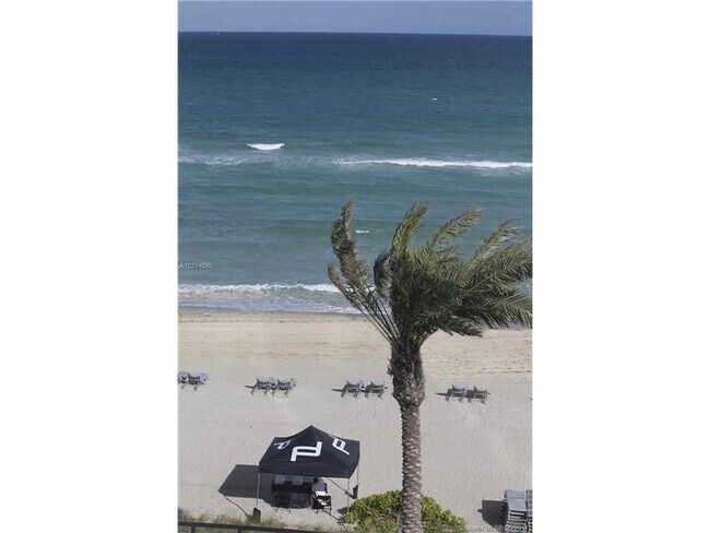 Building Photo - 18555 Collins Ave