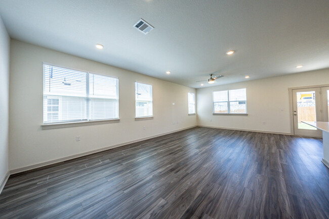 Building Photo - 13708 Lubeck Dr