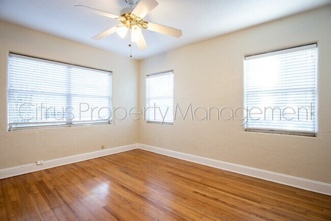 Building Photo - Cute 3/3 Home Near Sodo