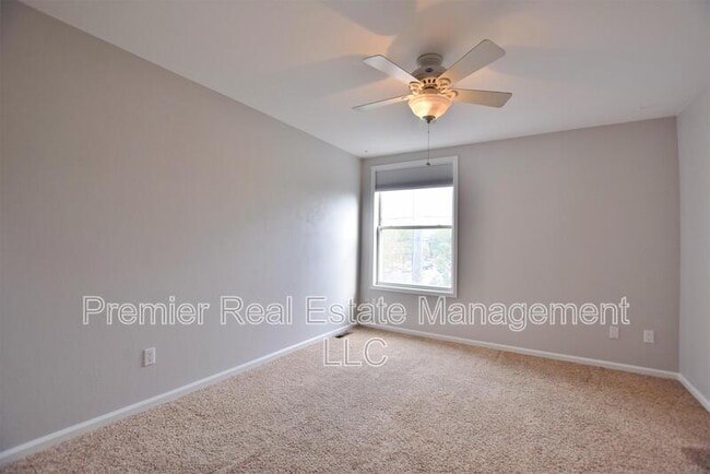 Building Photo - 335 E 7th Ave