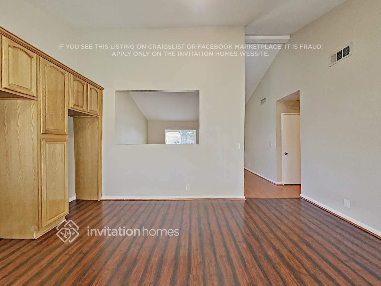 Building Photo - 3137 E Lancaster Ave