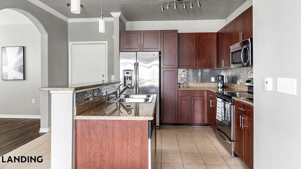 Building Photo - 15777 Quorum Dr