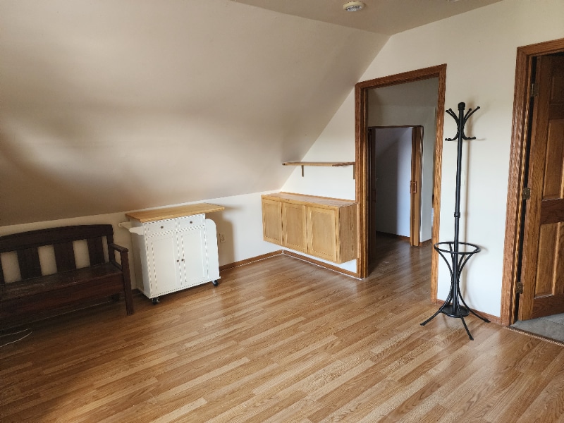 Building Photo - 750 Geranium Ave E