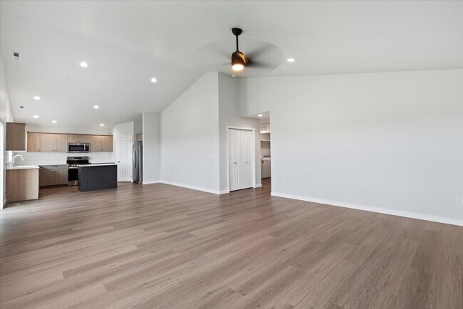 Building Photo - 2869 N Arroyo Vis Wy