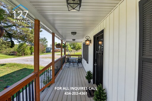 Building Photo - Beautiful 3 bedroom 2.5 bath!