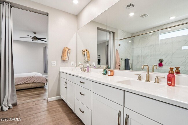 Building Photo - 4869 E Muriel Dr