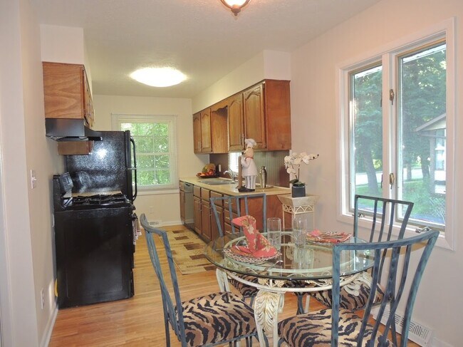 Building Photo - 3 Bedroom, 2 bathroom Ranch for Rent!