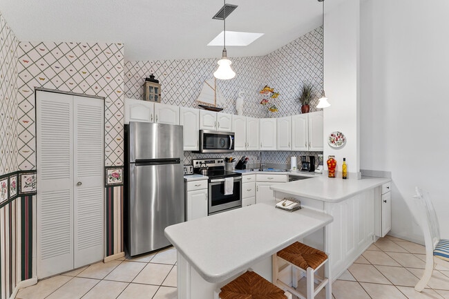 Building Photo - 1801 S US Hwy 1