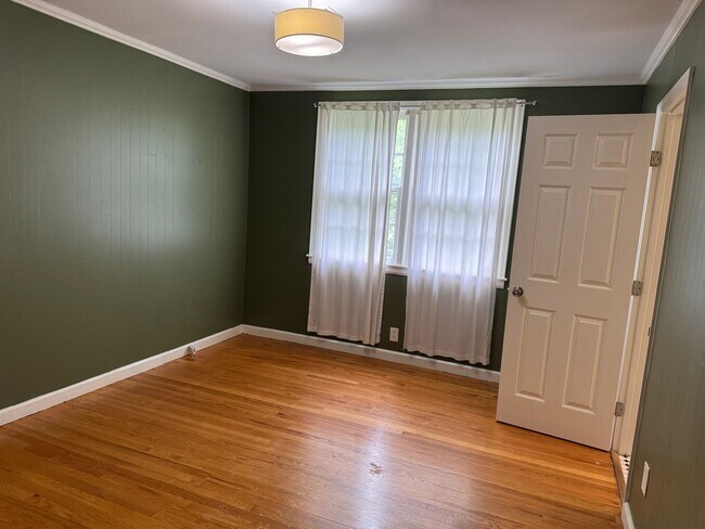 Building Photo - Updated 3BR/2BA home in South Nashville!