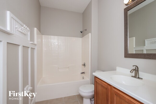 Building Photo - 1420 Bridgeport Cir