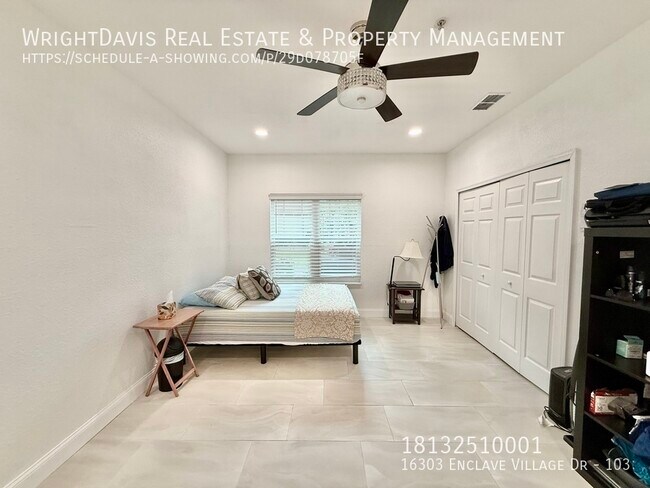 Building Photo - 16303 Enclave Village Dr