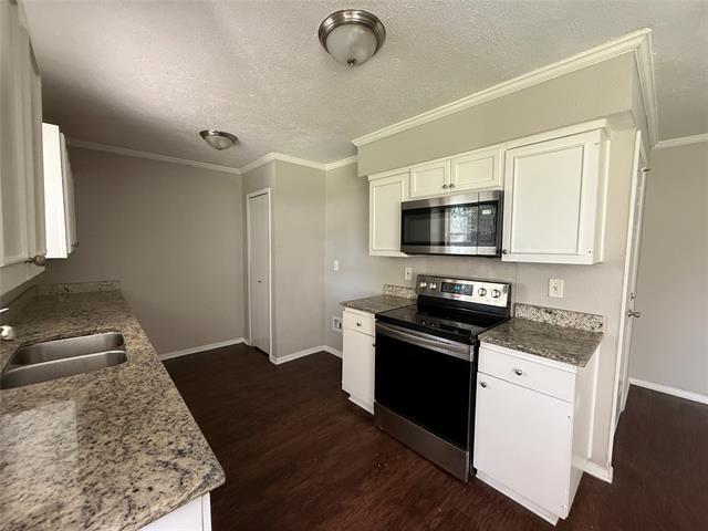 Building Photo - 4025 Charter Dr