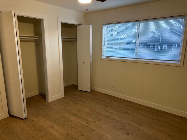 Building Photo - 2810 Willow Dr