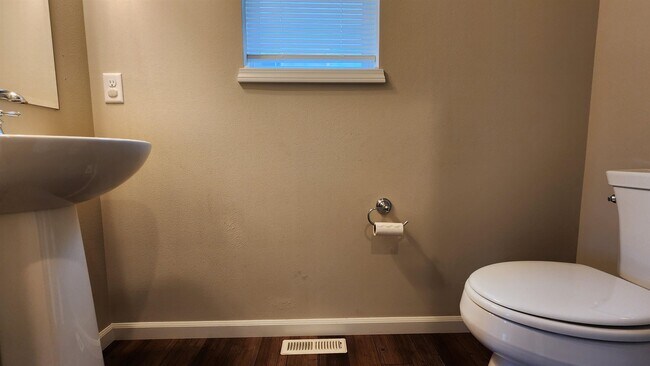 Building Photo - 9359 Highland Gate Way