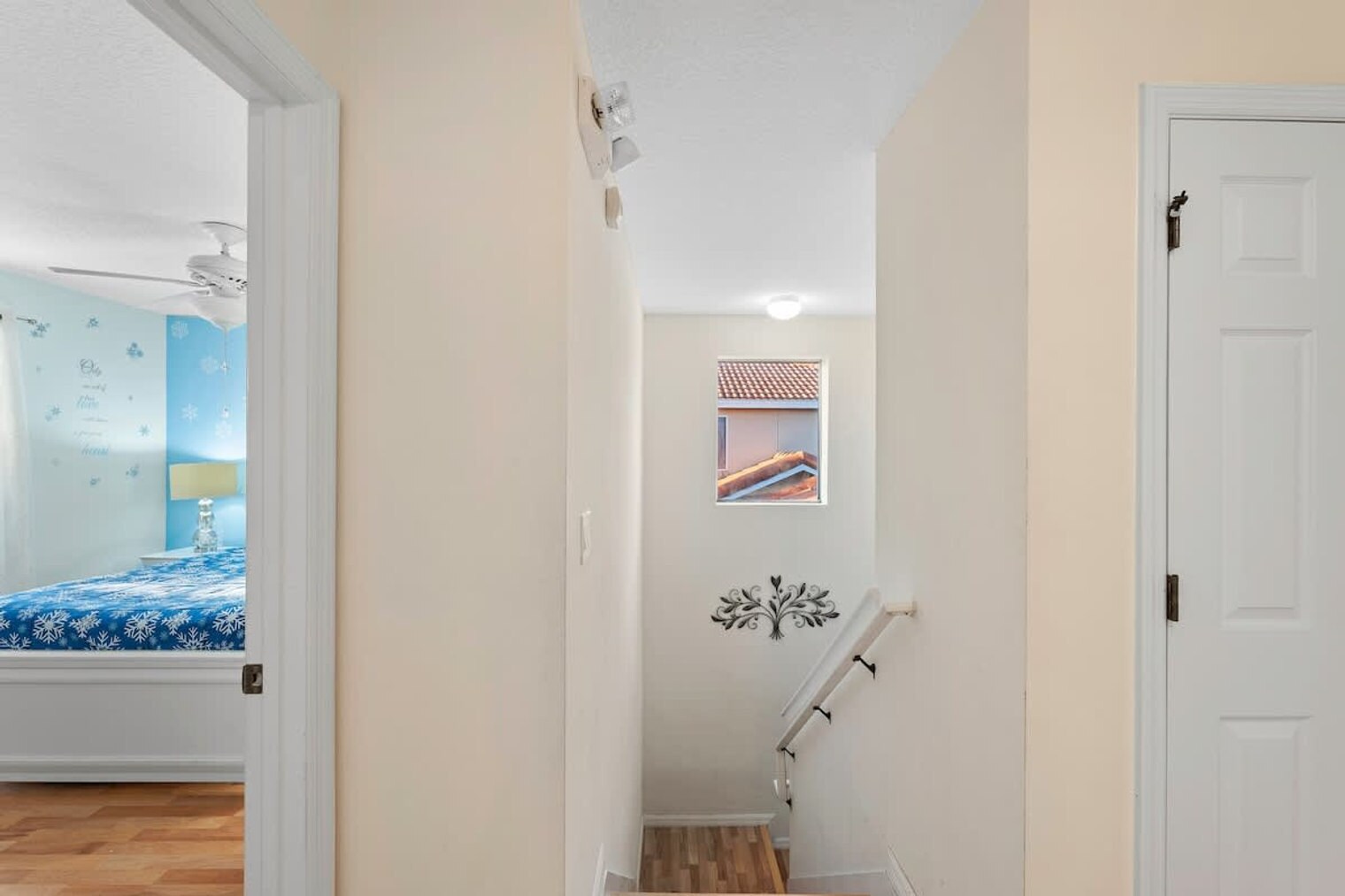 Building Photo - 481 Las Fuentes Dr