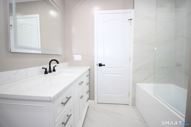 Building Photo - 76 Elliott Rd