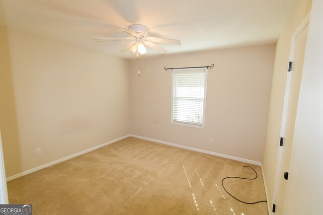 Building Photo - 105 Circle Dr