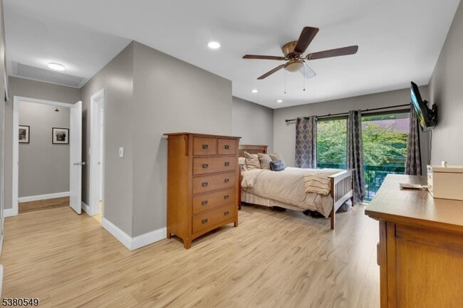 Building Photo - 25170 Westview