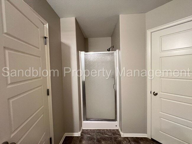 Building Photo - FOR LEASE | Jenks | $1645 Rent | Available...