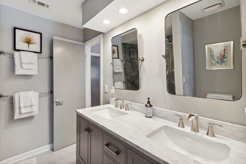 Building Photo - 2754 1st Ave