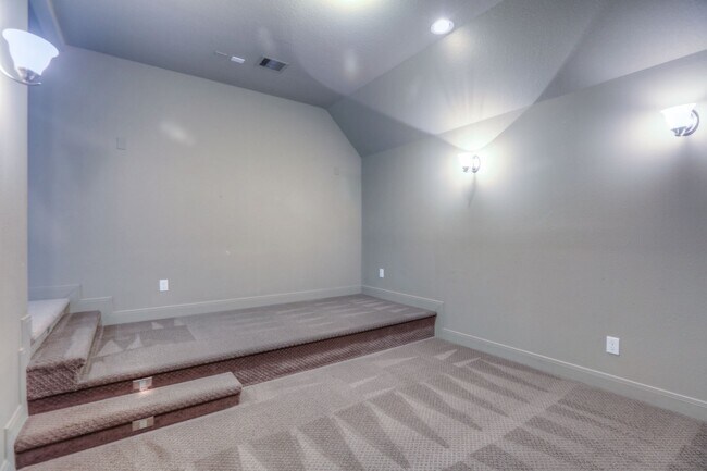 Building Photo - 19 Cohasset Pl