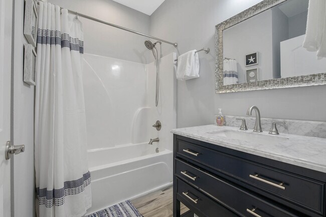 Building Photo - 486 Beatrice Point Rd