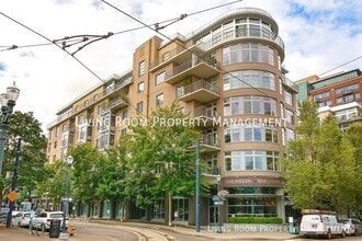 Building Photo - 1133 NW 11th Ave