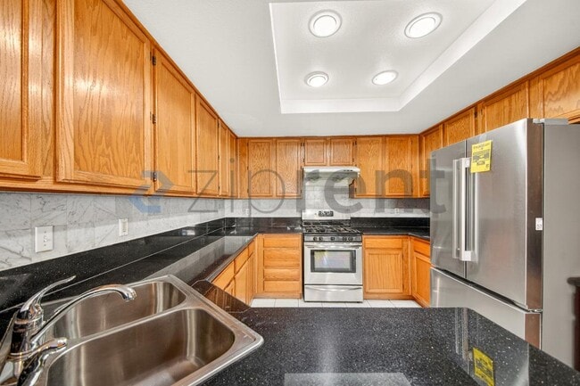 Building Photo - 6637 Alberta Pl