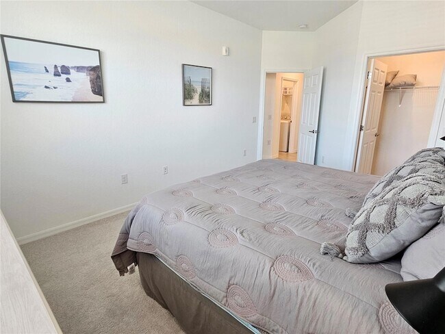 Building Photo - 10825 Tarflower Dr