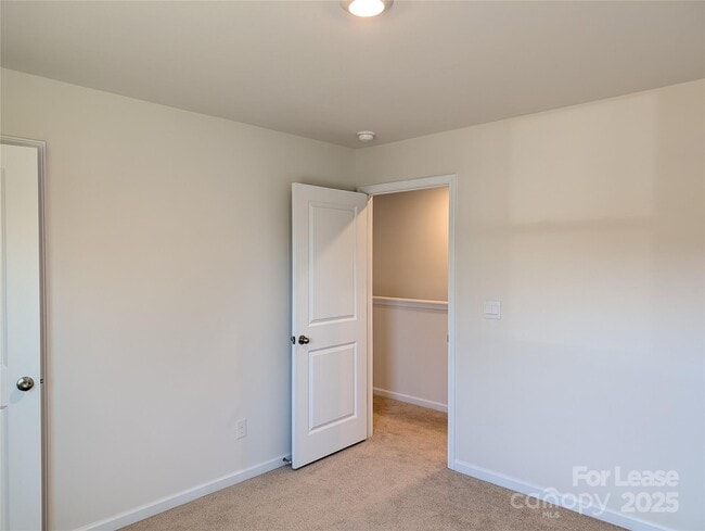 Building Photo - 10731 Claystone Dr