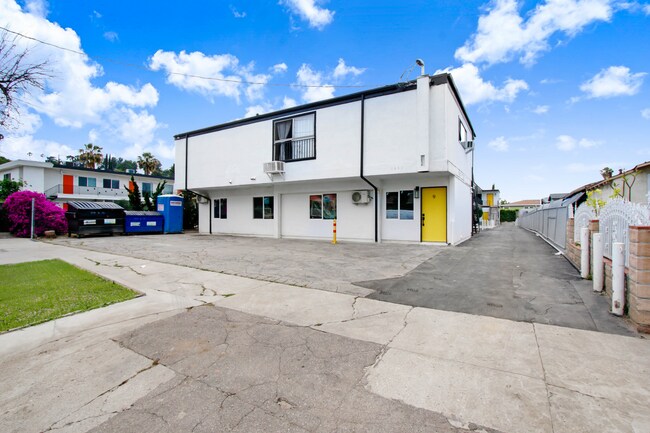 Building Photo - 1443 N Ave 47