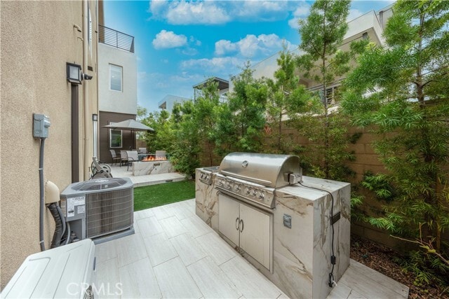 Building Photo - 217 Chorus