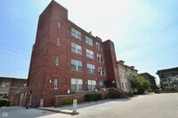 Building Photo - 2105 N Meridian St