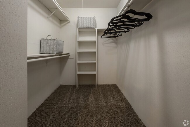 Building Photo - Comfort Meets Style | Ask About Move-In Sp...