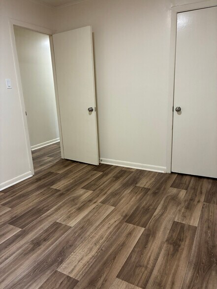 Building Photo - 726 N Slemons St