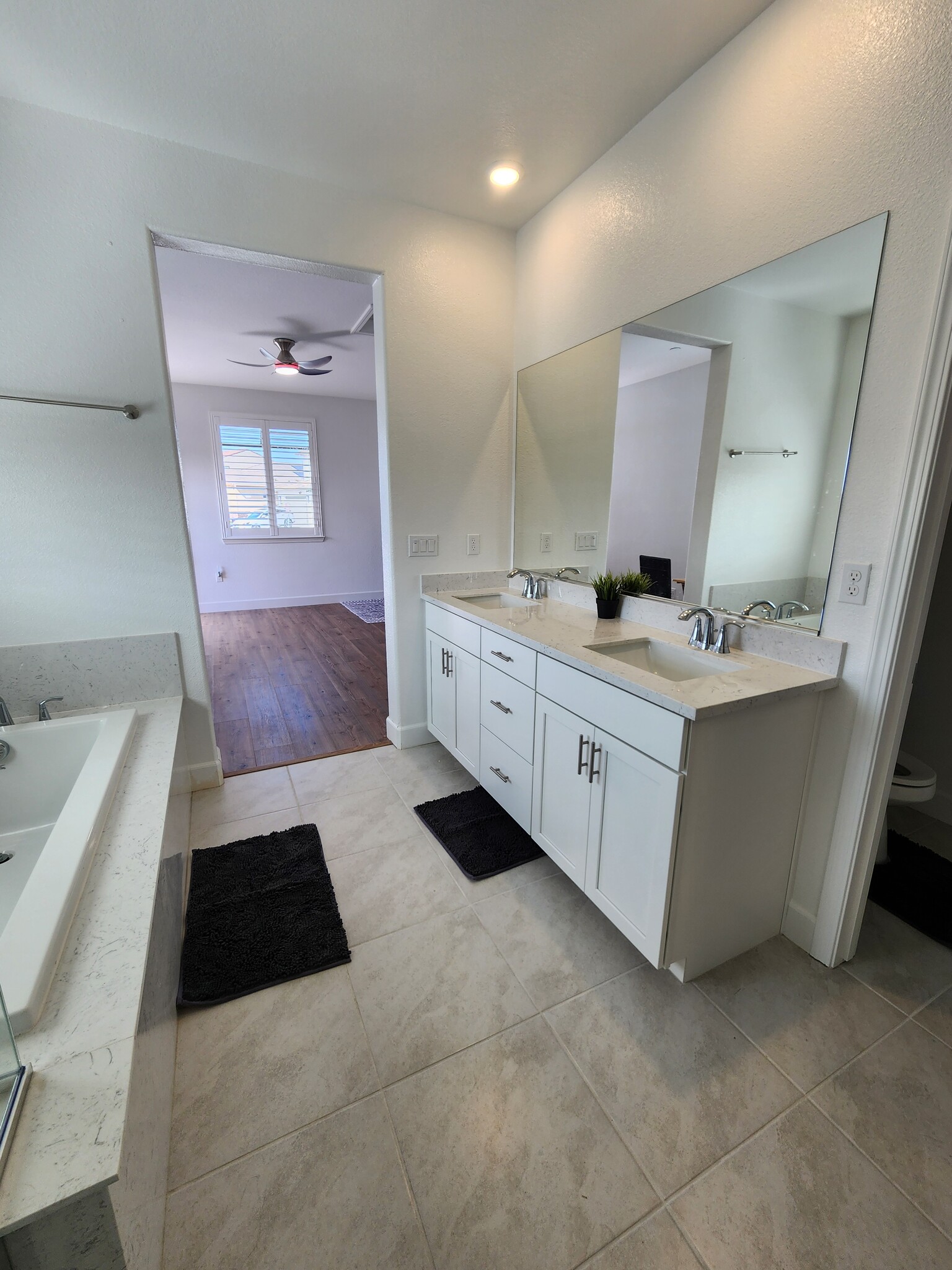 Building Photo - 4054 Azul Way