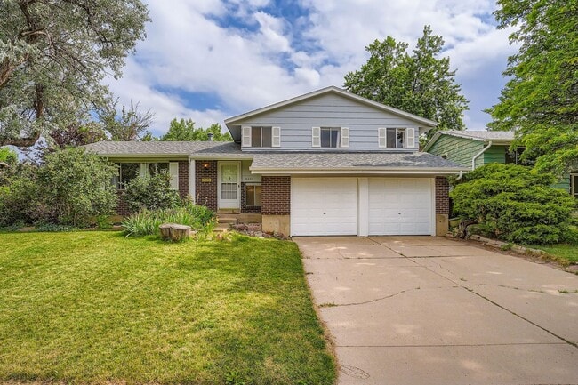 Building Photo - Piano & Pines 3 BDR Retreat