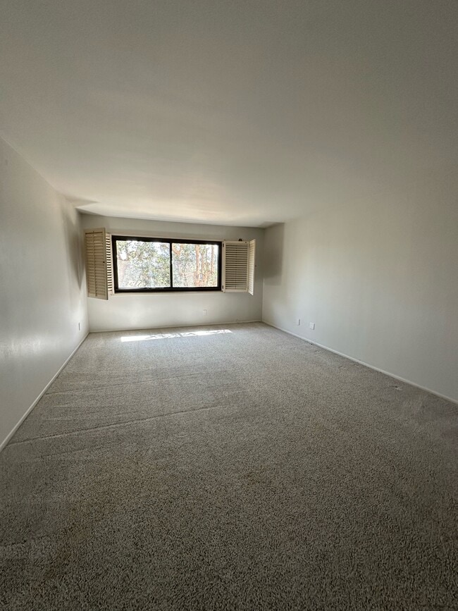 Building Photo - 8828 Pershing Dr