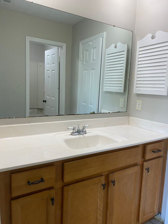 Building Photo - 6501-A Tannen Ct
