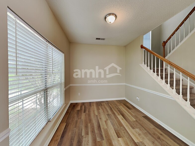 Building Photo - 9817 Stephen Thompson Ln