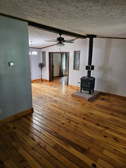 Building Photo - 510 Starwood Rd