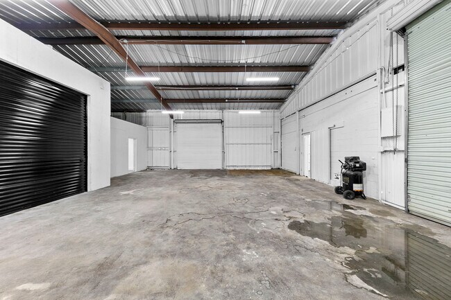 Building Photo - 3138 Reed Rd