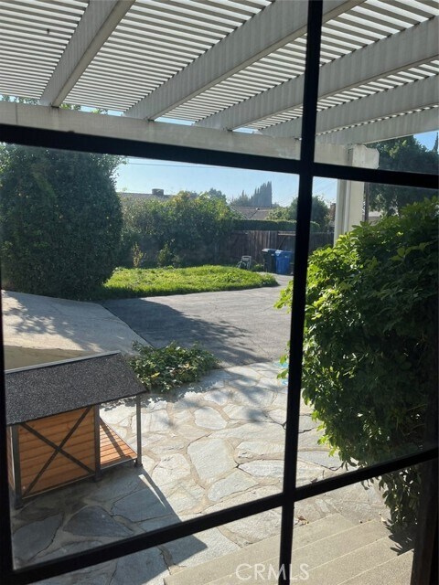 Building Photo - 522 W Norman Ave