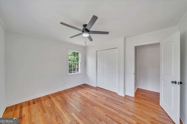 Building Photo - 215 Brookwood Dr