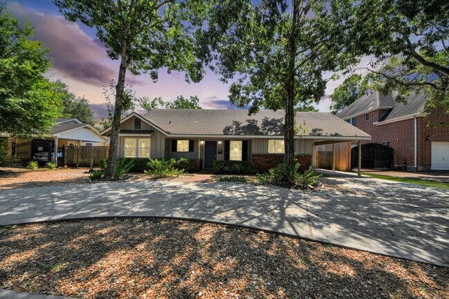 Building Photo - 5139 Beechnut St