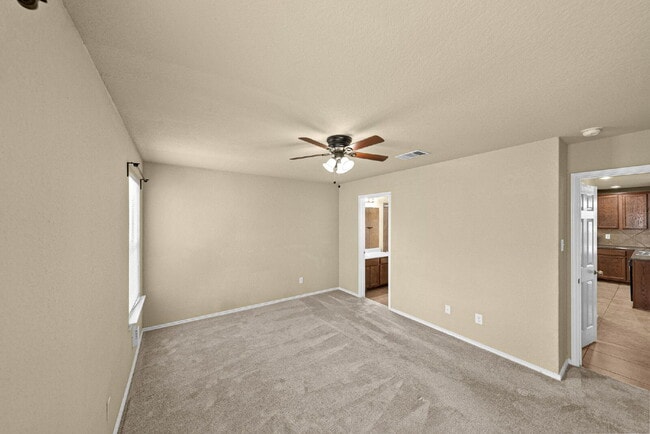 Building Photo - 1 Month Free Rent with an 18 Month Lease!!!