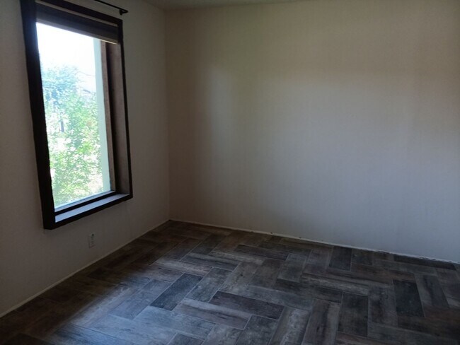 Building Photo - Stunning 3-bedroom, 2-bathroom home! Comin...