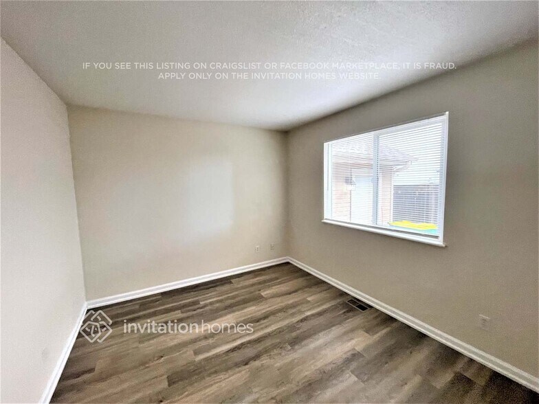 Building Photo - 4511 N Blazingstar Trail