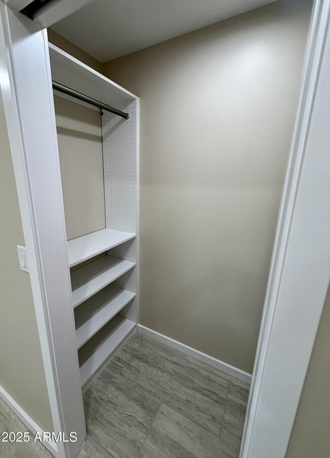 Building Photo - 2535 E Bluefield Ave